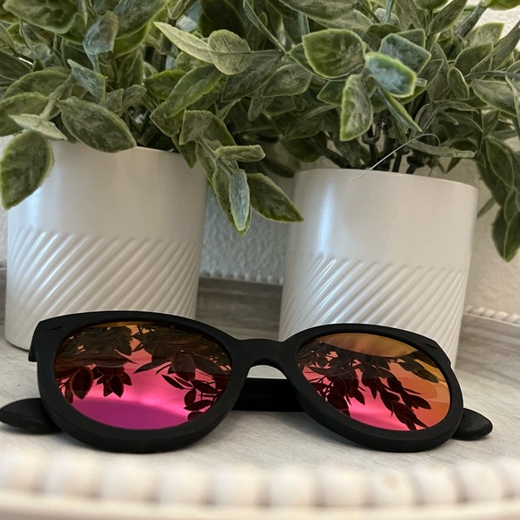 Havaianas NORONHA/M Black Sunglasses w/ Violet (Iridescent) Lens main image 4